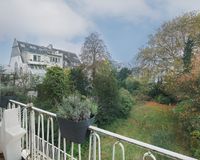 Balkon mit Blick in den Garten